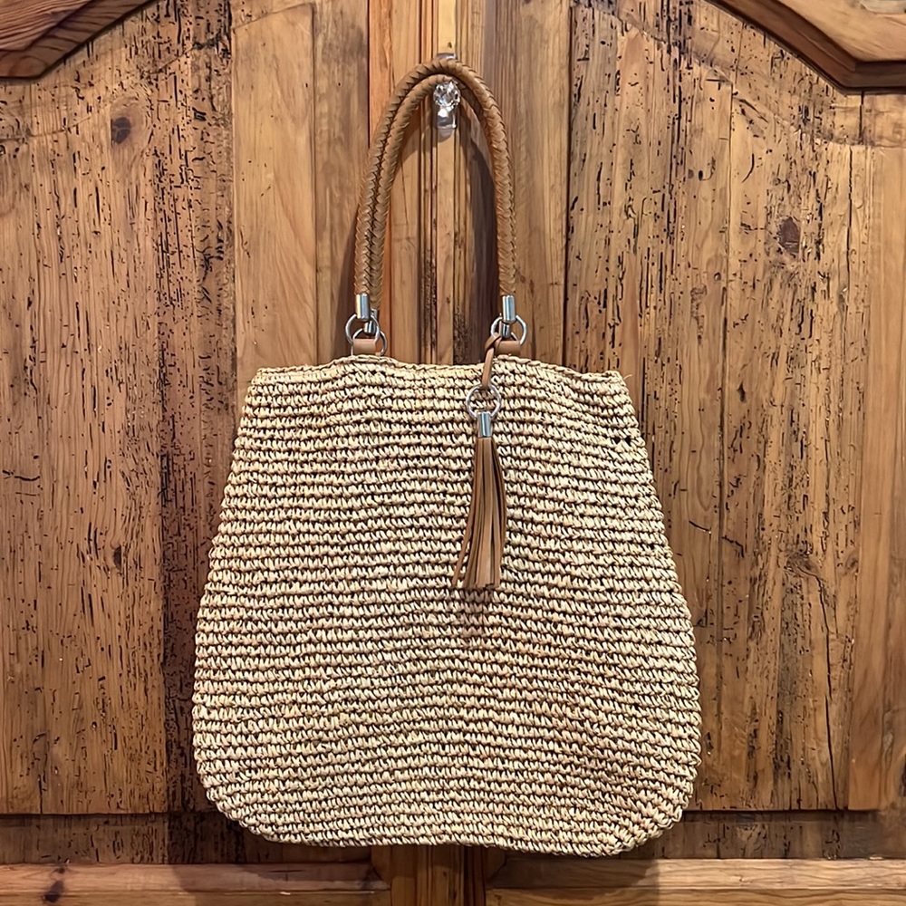 Straw Summer Tote Bag with Braided Tan Handles and Tassel-New